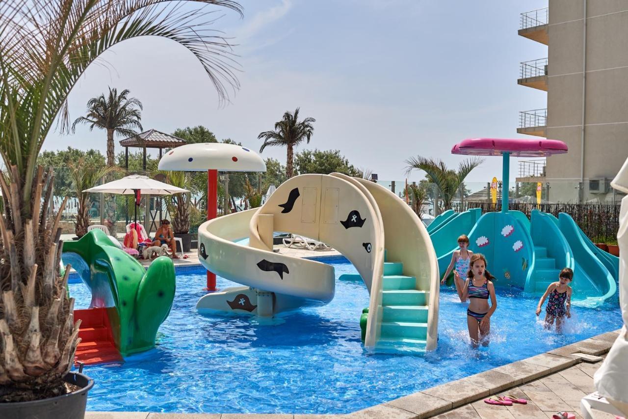 Visum Aparthotel Pool & Spa Mamaia Nord Нэводари Экстерьер фото